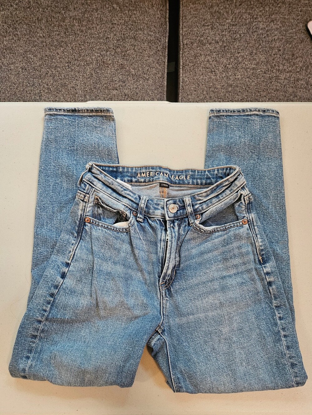 American Eagle Strigid Straight Leg Ripped Jeans Size 00 Short 23 Inches